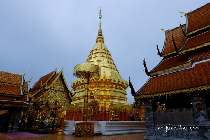 Le stupa sacré du Wat Phrathat Doi Suthep - thailande-fr