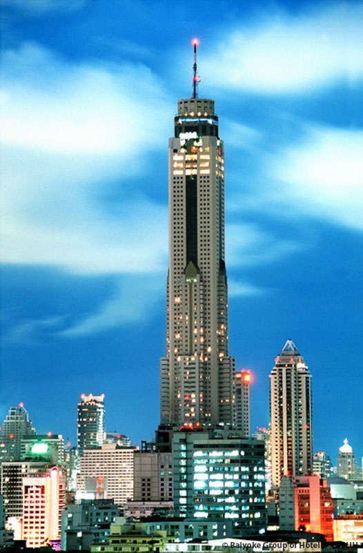 Bangkok la tête dans les étoiles, et bientôt les pieds dans l'eau ? 4 - thailande-fr La tour Baiyoke Tower 2