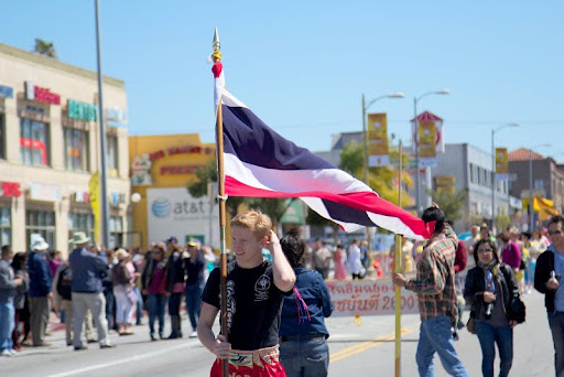 Songkran à l’autre bout du monde: comment la diaspora thaïlandaise perpétue la fête de l’eau 4 - thailande-fr Image parade Songkran a Los Angeles - thailande-fr